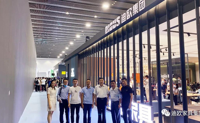中國家具協(xié)會徐祥楠理事長一行蒞臨迪歐展館