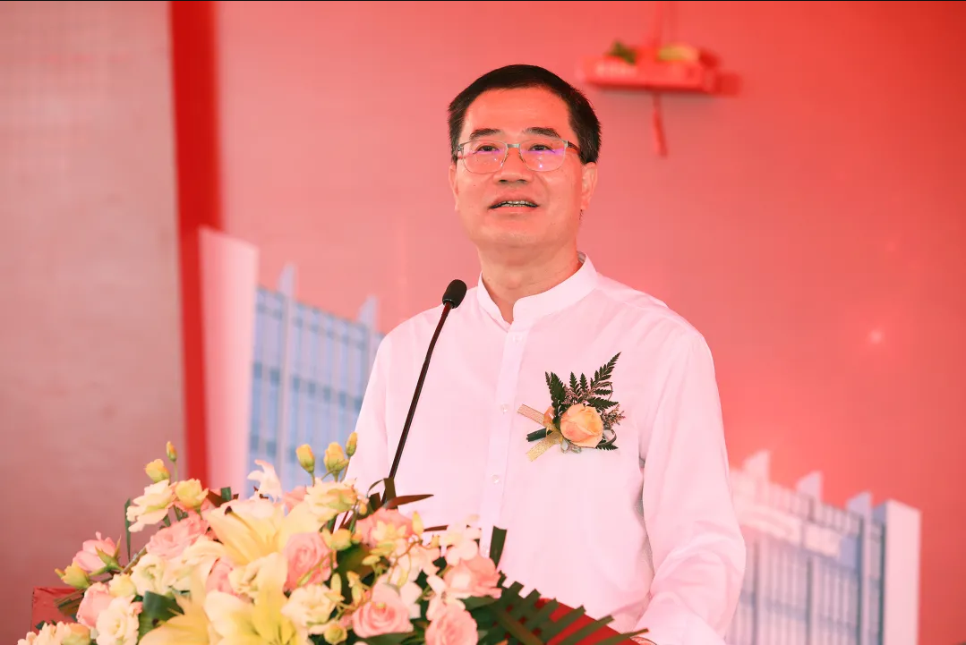廣東省家具協(xié)會(huì)會(huì)長(zhǎng)王克發(fā)表講話
